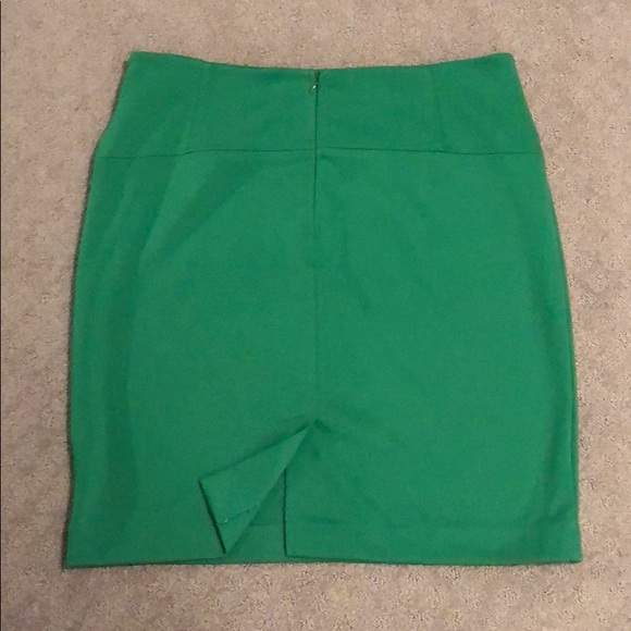 Set of 2 skirts! Green & Black/white houndstooth - Picture 7 of 7